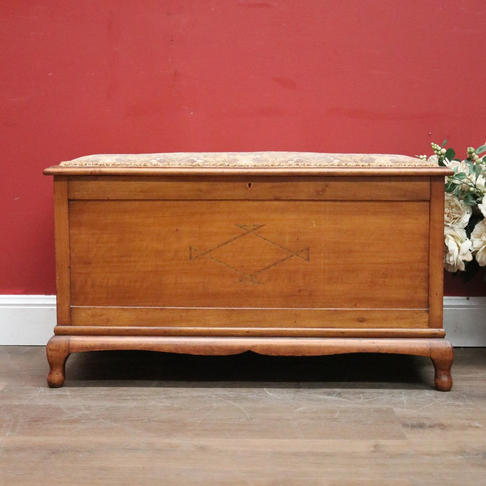 Antique Australian Maple Blanket Box, Padded Top or Seat, Lift Lid with Lift out Tray. B11960