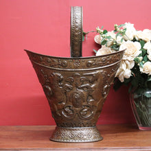 Load image into Gallery viewer, x SOLD Antique French Brass Coal Bucket, Unicorn, Lion and Fleur De Lis Bucket. B11300
