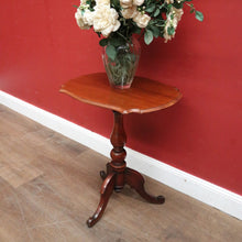 Load image into Gallery viewer, Antique English Mahogany Wine or Lamp Table with Pedestal Base and Tri-Leg Design. B12360.
