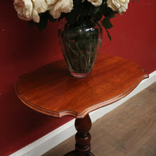 Load image into Gallery viewer, Antique English Mahogany Wine or Lamp Table with Pedestal Base and Tri-Leg Design. B12360.
