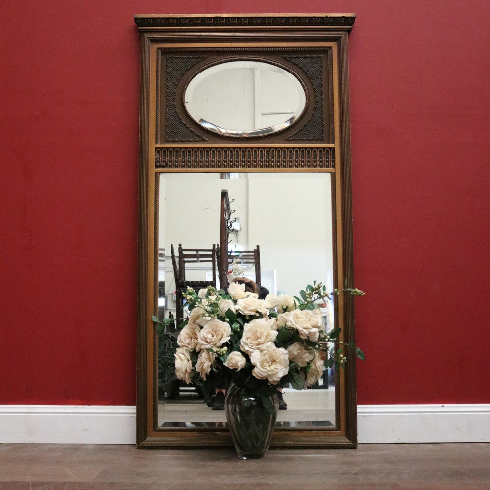 Antique French Wood and Gesso Champagne Gilt-Coloured Mirror. B12200