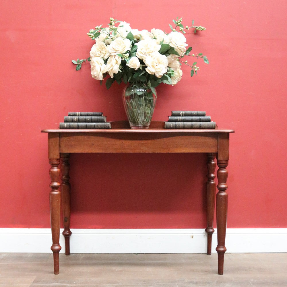 Antique Australian Cedar Hall Table or Safa Side Table with Turned Legs. B12248