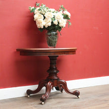 Load image into Gallery viewer, Antique English Fold Over Card Table or Pedestal Hall / Lamp Table. B12243
