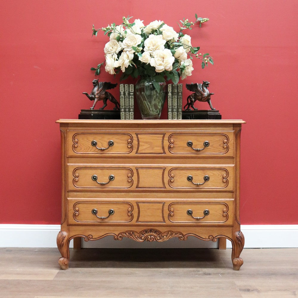 Vintage Chest of Drawers, French Oak 3 Drawer Chest, Bedside, Hall Cupboard B10515
